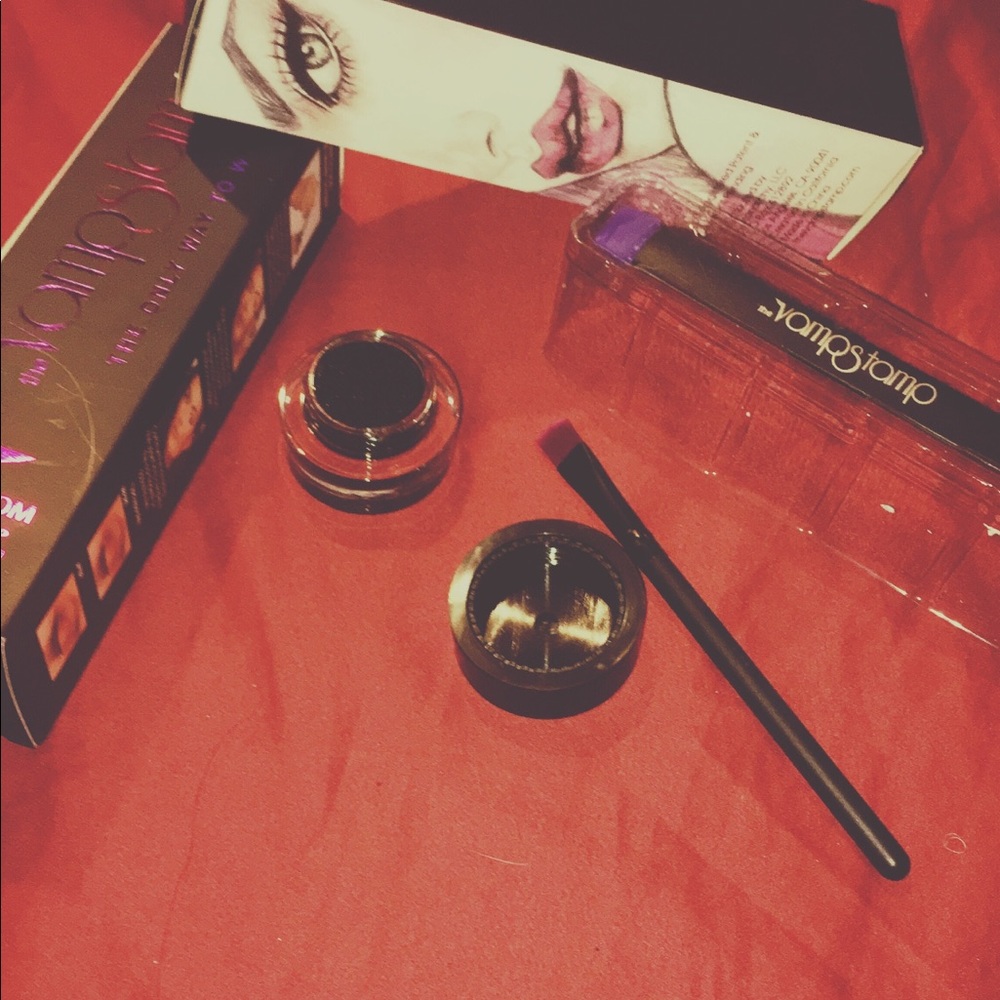 VAMPSTAMP💕😍💀🖤😍💕